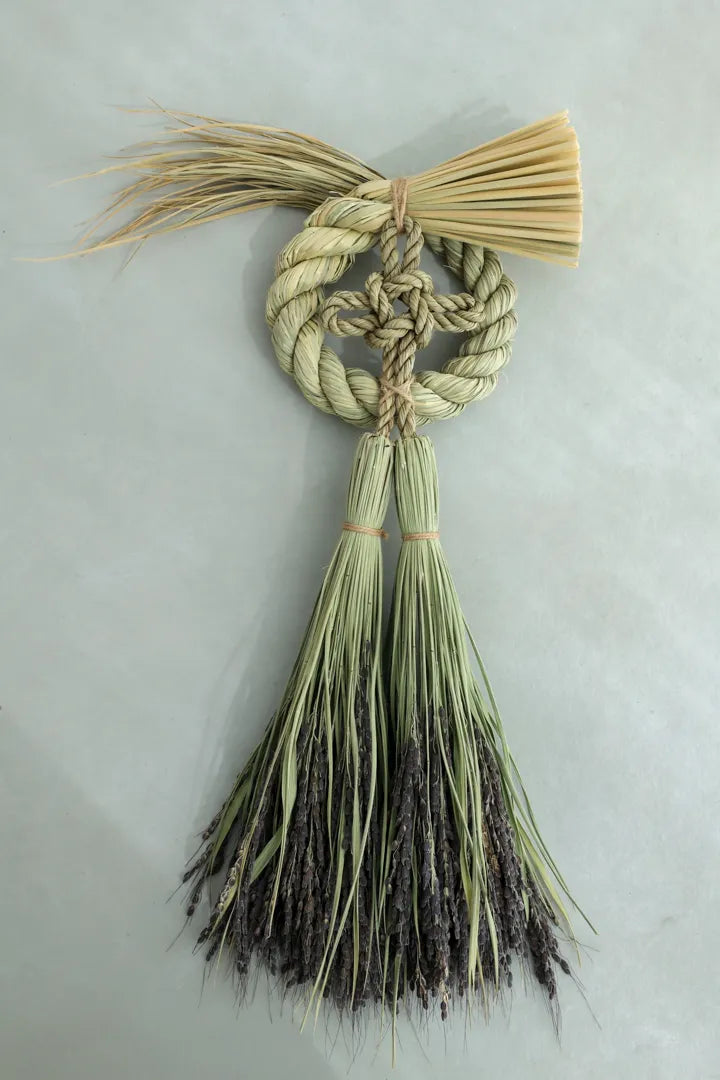 上甲清：しめ縄飾り[黒] – THE LITTLE SHOP OF FLOWERS