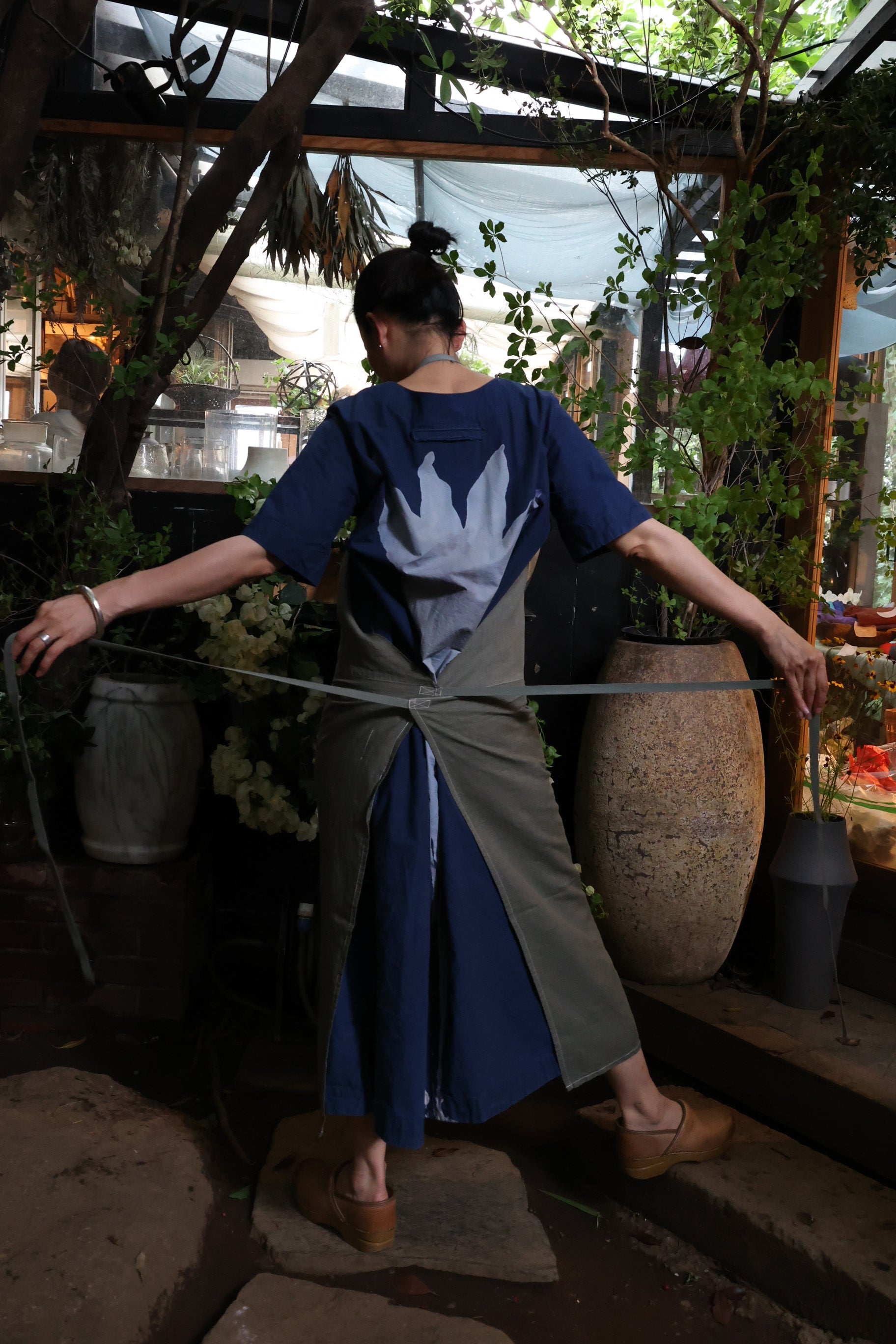apron [ポッケなし] – THE LITTLE SHOP OF FLOWERS