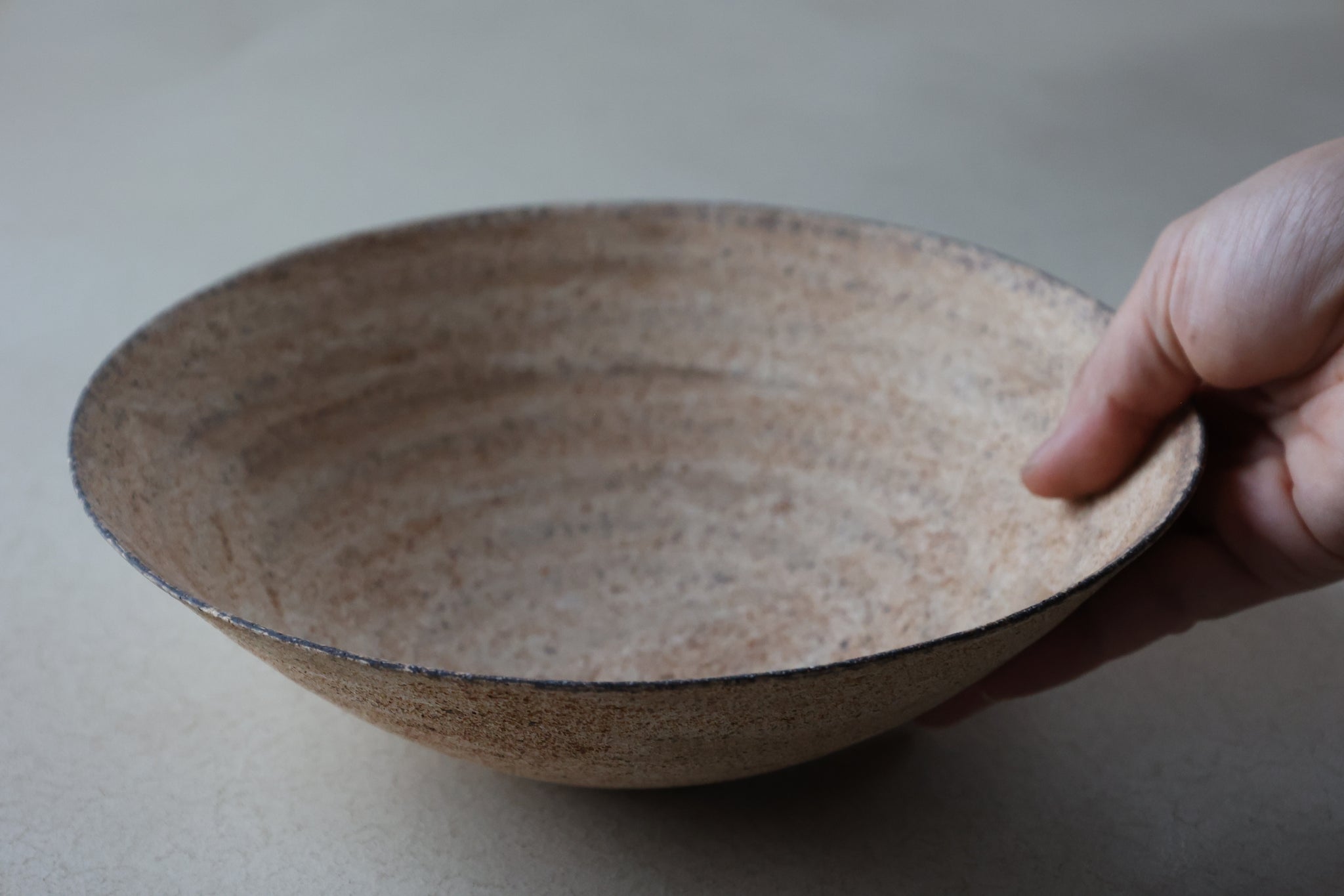 二階堂明弘 : no.26 焼締ボウル皿 – THE LITTLE SHOP OF FLOWERS