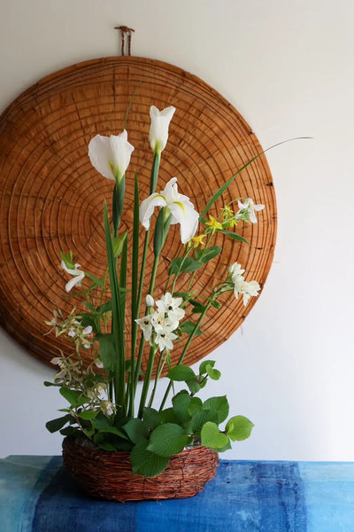 Japanese flower basket: Iris