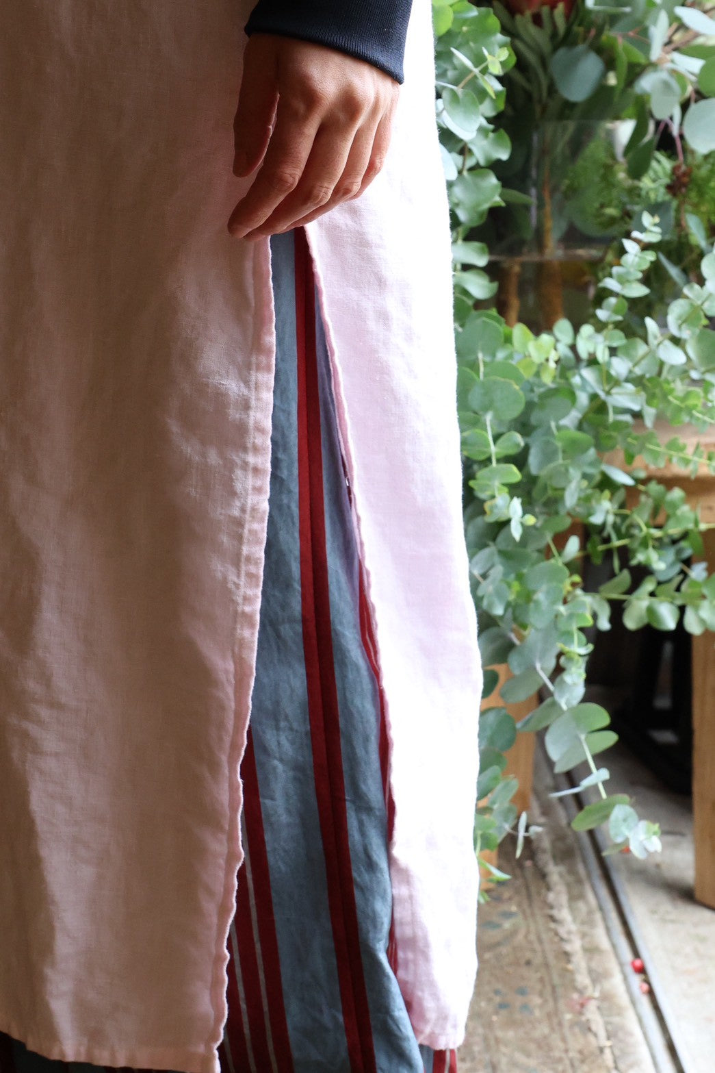 Botanical Hemp Apron – THE LITTLE SHOP OF FLOWERS