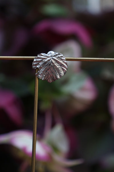 Hyuga Mizuki Single Earring [SV] — Wearing Plants