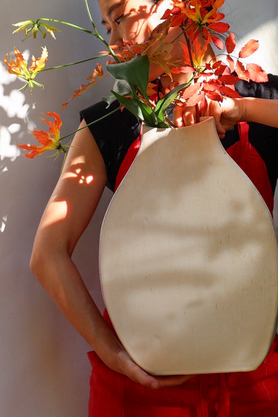 white vase flat