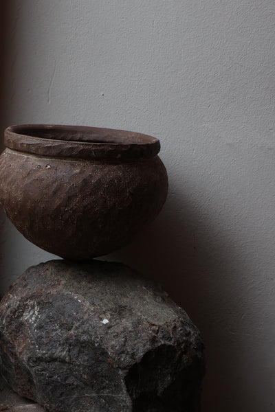 No.2 Yakishime Hand-formed Vase - Brown